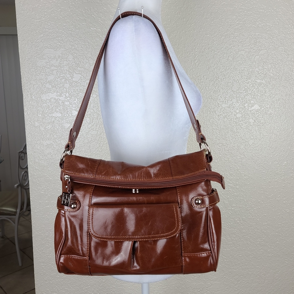Giani Bernini leather tote bag compartments and pockets brown